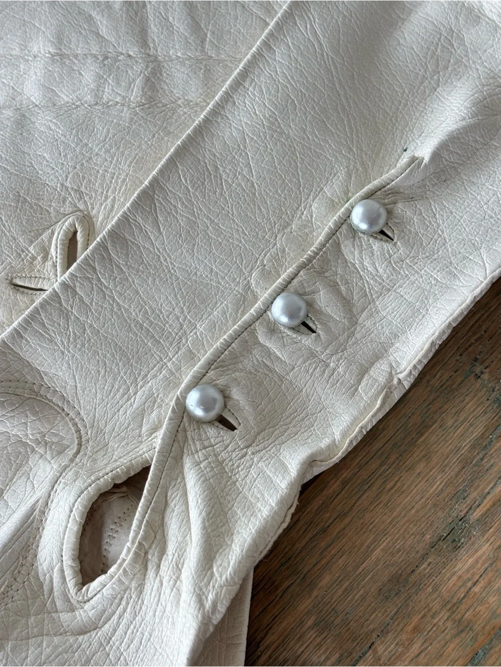 Vintage Long Cream Kid Leather Opera Gloves with Pearl Button Detail Size 6 3/4